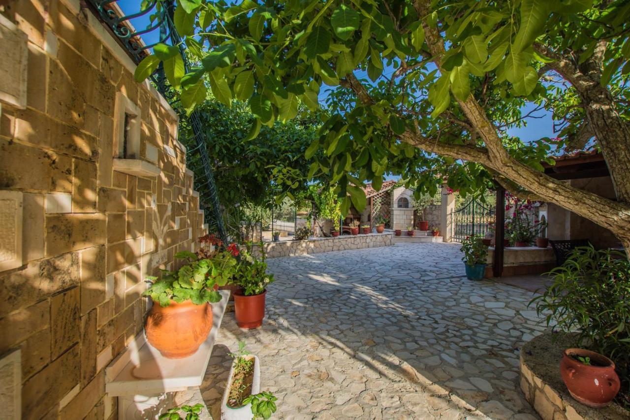Porto Giardino Apartments Kypseli エクステリア 写真