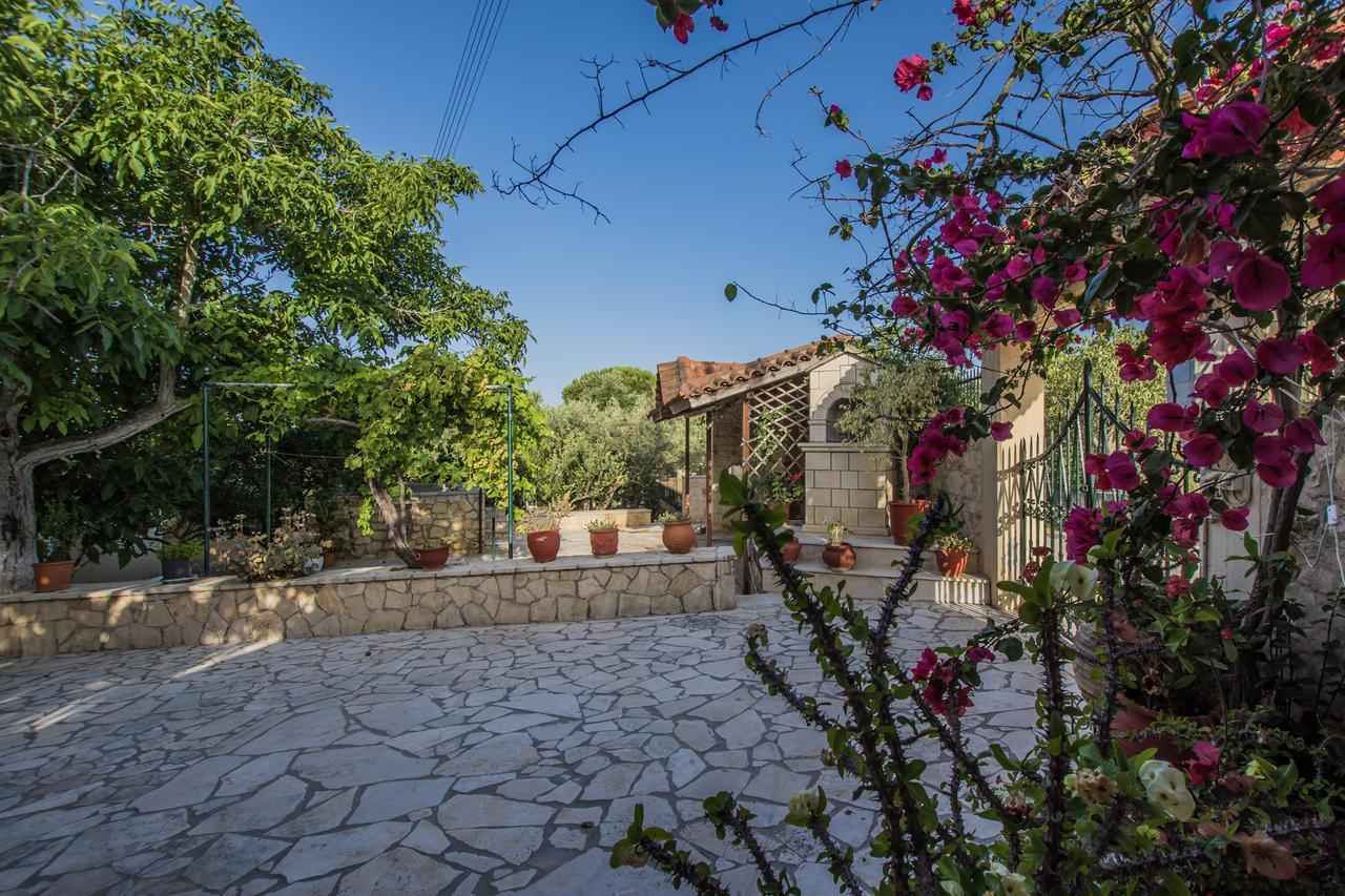 Porto Giardino Apartments Kypseli エクステリア 写真