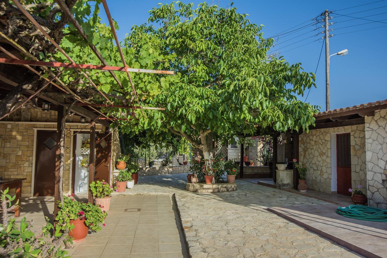 Porto Giardino Apartments Kypseli エクステリア 写真