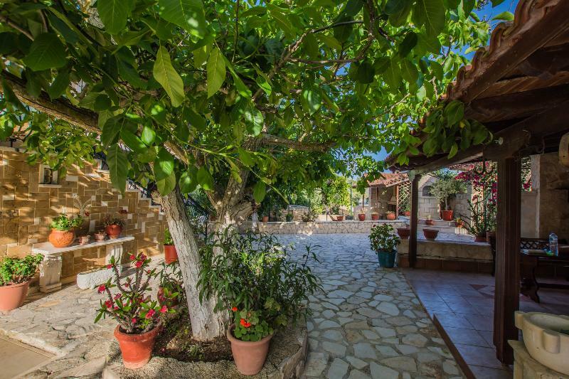 Porto Giardino Apartments Kypseli エクステリア 写真